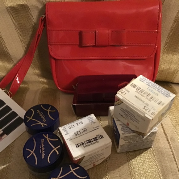Elizabeth Arden Bundle With Eyeshadows and Adorable  🥰 Bag - Picture 5 of 8